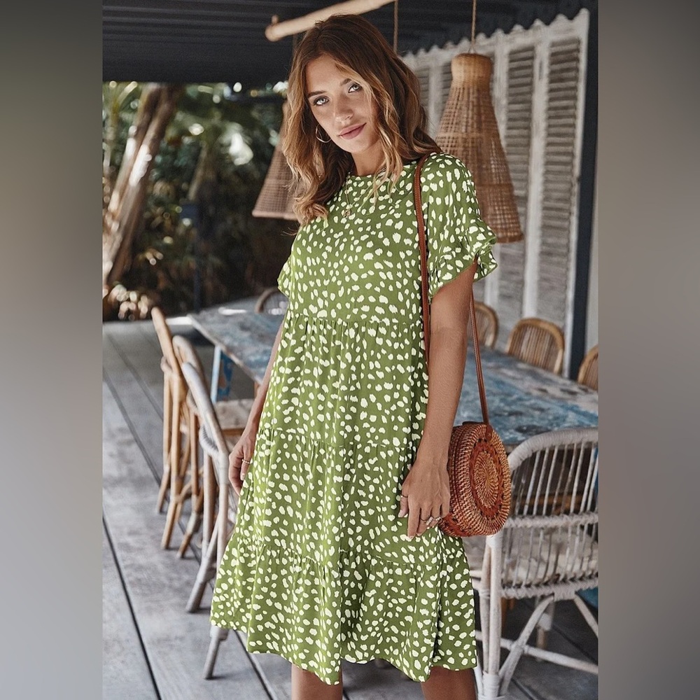 Elegant Green and White Midi Dress